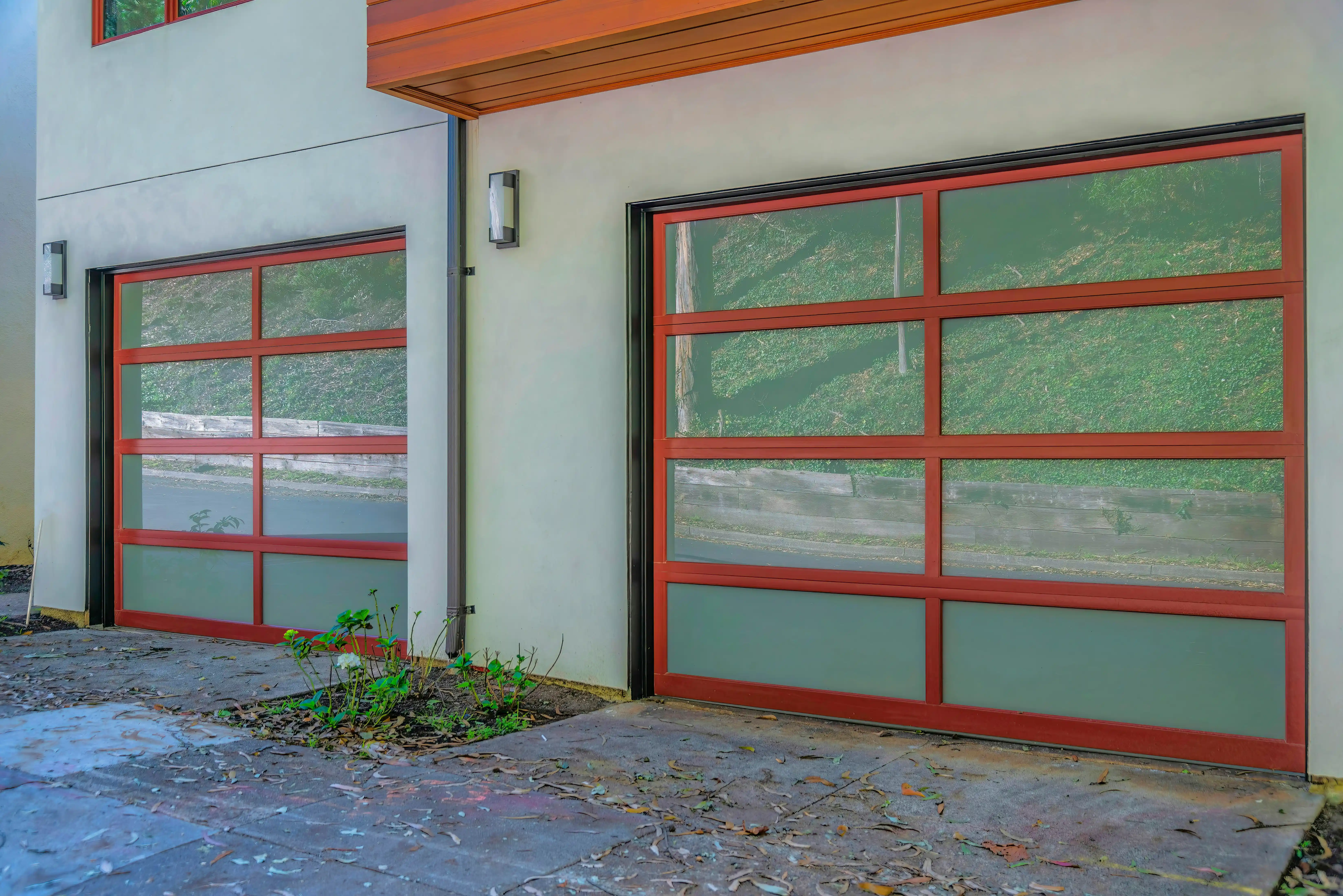 Garage door contractor Draper