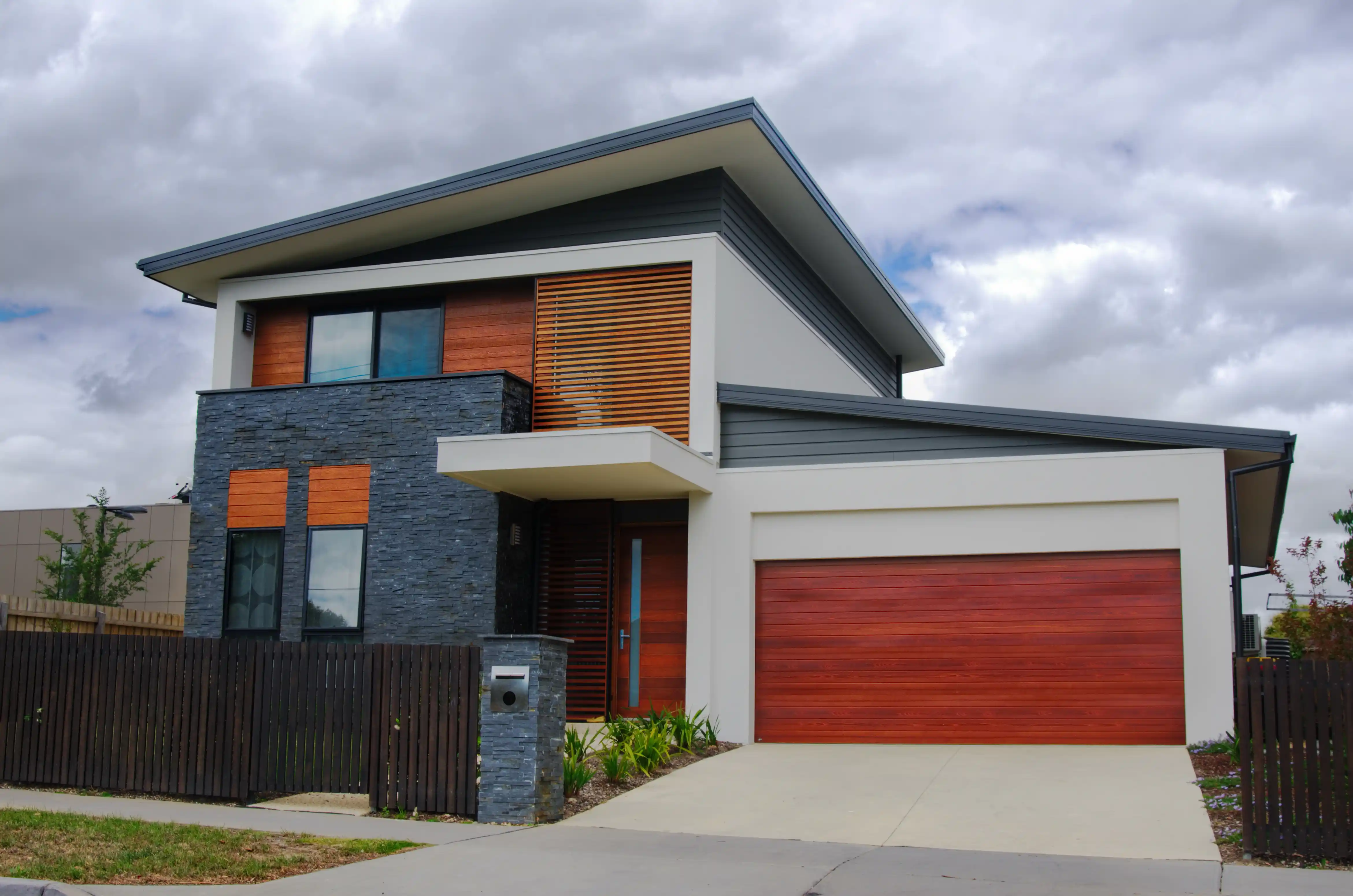 Garage door replacement project completed in Holladay